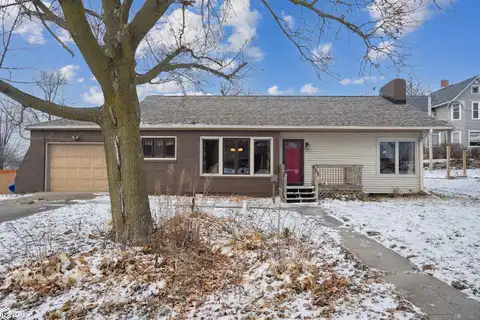 207 4th Avenue, Grinnell, IA 50112