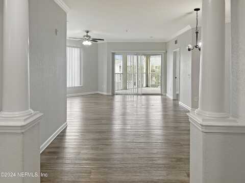 8290 GATE Parkway W, Jacksonville, FL 32216