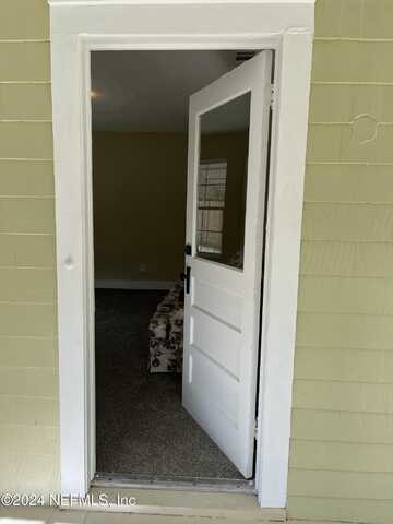 714 HUNTER Avenue, Crescent City, FL 32112