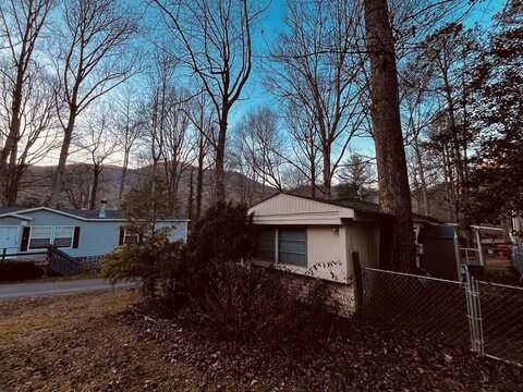 83 Leisure Woods Lane, Hiawassee, GA 30546
