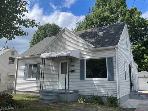 835 E Archwood Avenue, Akron, OH 44306