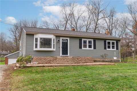 2253 Dorhill Street NW, Uniontown, OH 44685