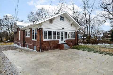 613 Wooster Road N, Barberton, OH 44203