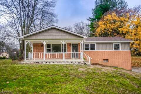 9535 Cliffview Street NW, Clinton, OH 44216