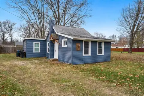 782 Grantwood Avenue, Sheffield Lake, OH 44054