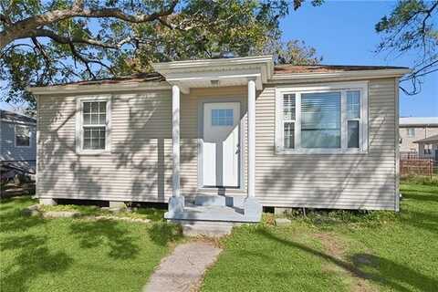 213 RIESS Place, Chalmette, LA 70043