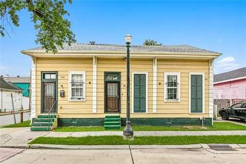 900 JOSEPHINE Street, New Orleans, LA 70130