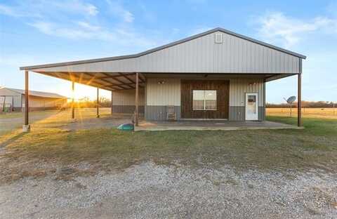 7011 Robinson, Caddo, OK 74729