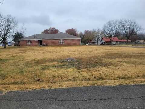 N Wineblood, Checotah, OK 74426