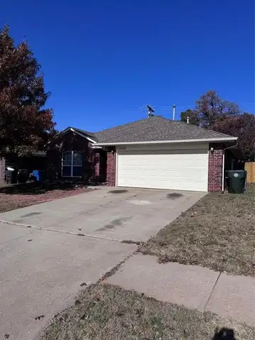 9305 Apple Drive, Midwest City, OK 73130