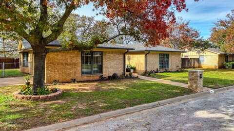 801 Hoffman Drive, Mineral Wells, TX 76067