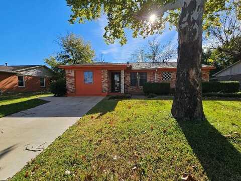 5809 Westhaven Drive, Fort Worth, TX 76132