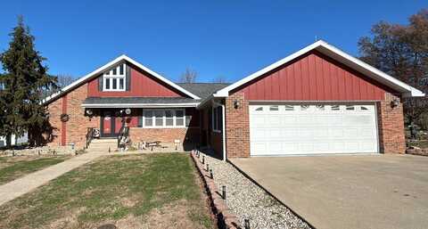 9 Brock Ln, Fairfield, IL 62837