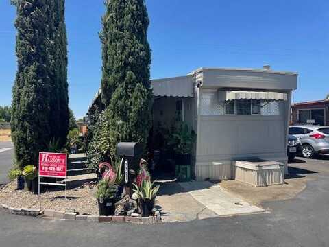 7701 Whispering Palm, Sacramento, CA 95823