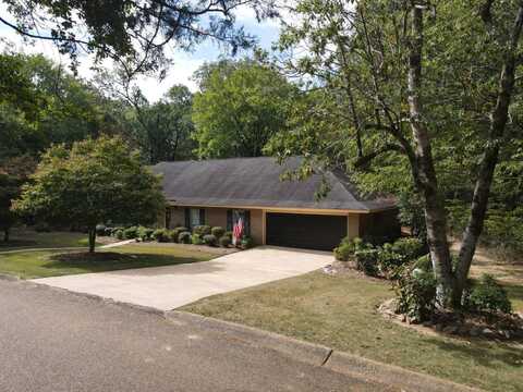 625 Robin Rd, Grenada, MS 38901