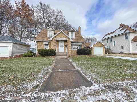 614 11TH Street, De Witt, IA 52742