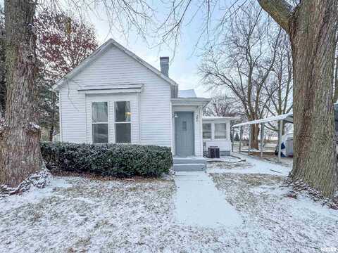 206 E 10TH Street, Delavan, IL 61734