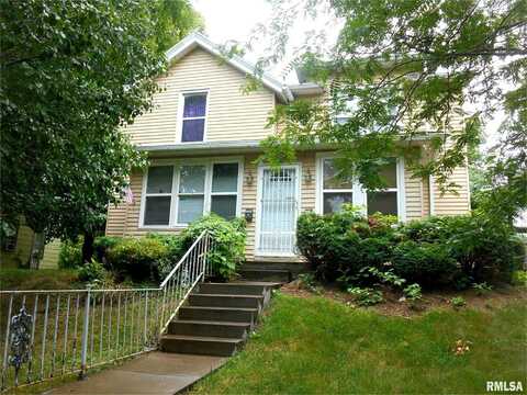 415 E 7TH Street, Davenport, IA 52803