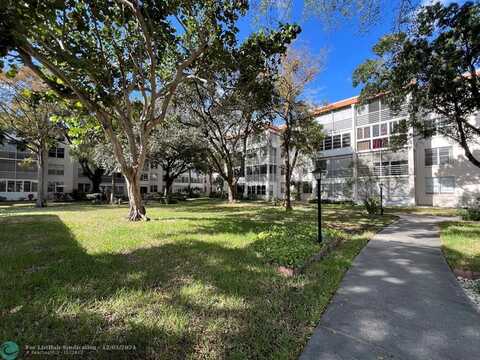 2650 NW 49th Ave, Lauderdale Lakes, FL 33313