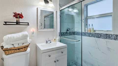 49 E 27th St, Riviera Beach, FL 33404