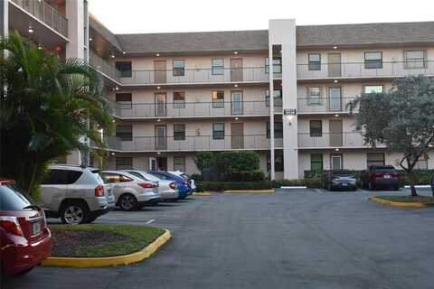 10120 Sunrise Lakes Blvd, Sunrise, FL 33322