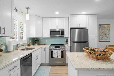 2950 SE Ocean Boulevard unit: 11-2, Stuart, FL 34996