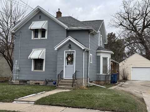 136 W 12TH Avenue, OSHKOSH, WI 54902