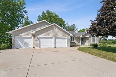 1500 FOXFIRE Court, WAUPACA, WI 54981