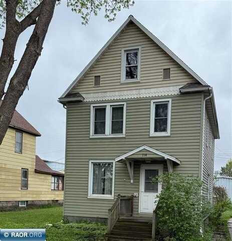 114 3rd St, Virginia, MN 55741