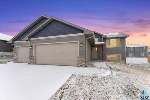 48 Chloe St, Baltic, SD 57003