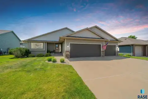 1613 S Monticello Ave, Sioux Falls, SD 57106