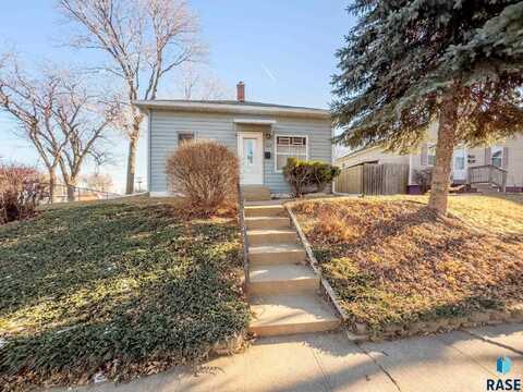 1322 N Dakota Ave, Sioux Falls, SD 57104