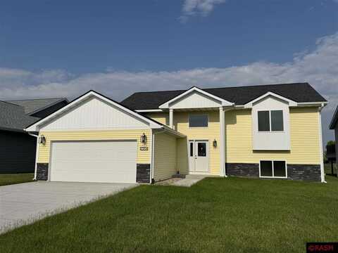 2206 Anchorage Drive, North Mankato, MN 56003