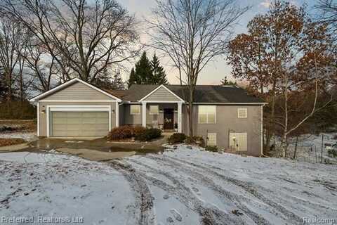 7309 Centerhill Road, Brighton, MI 48116