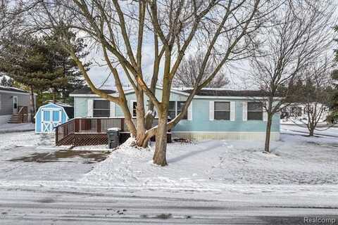 25 Hunter's Rill, Lapeer, MI 48446