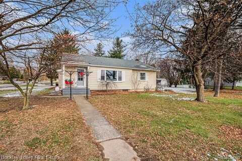 7903 LAUREL Street, Brighton, MI 48116