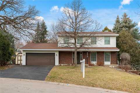 8616 Darnel Road, Eden Prairie, MN 55344