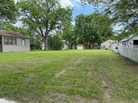 1425 5th Avenue, Windom, MN 56101