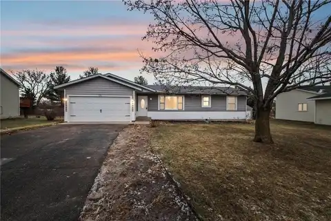 1210 Carriage Hills Drive S, Cambridge, MN 55008