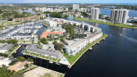 60 Yacht Club 304 Drive, North Palm Beach, FL 33408