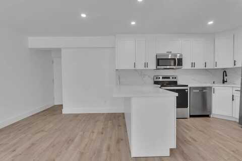 3642 NE 171 Street, Tallahassee, FL 33160