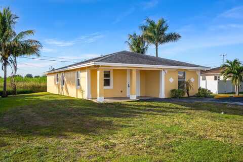 900 SW 12th Street, Belle Glade, FL 33430