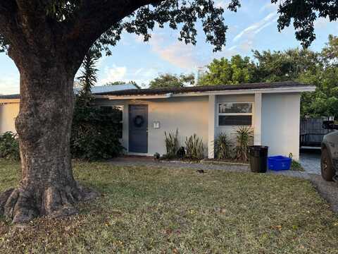 5 Robalo Court, North Palm Beach, FL 33408