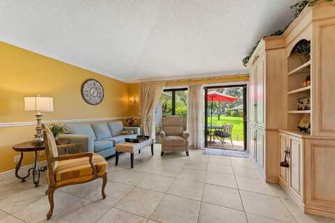 119 Club Drive, Palm Beach Gardens, FL 33418