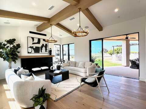 2912 Highland Dr., Carlsbad, CA 92008