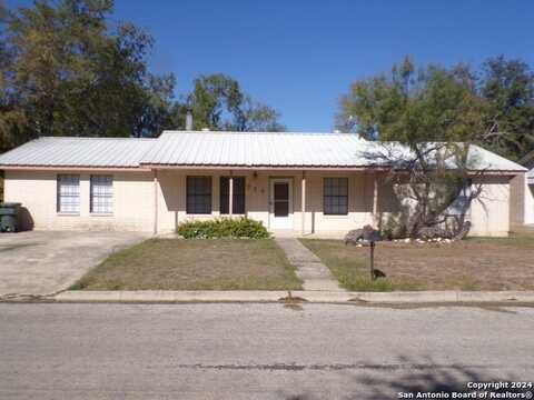 714 BARTON ST, Uvalde, TX 78801