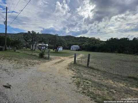 1212 Spring Rd, Pipe Creek, TX 78063