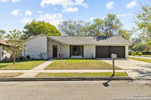 7502 WISHING OAKS ST, Live Oak, TX 78233