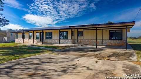 222 WINSHIP RD, Pleasanton, TX 78064