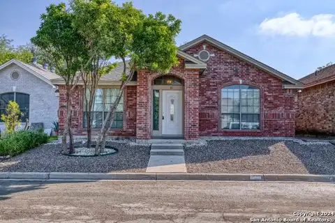 31 LEONA HTS, Uvalde, TX 78801